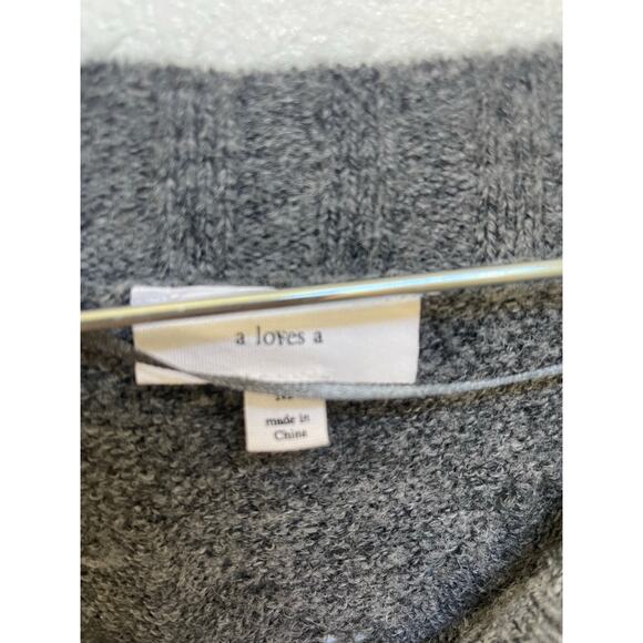 a loves a gray sweater sz M wool blend - Picture 10 of 10
